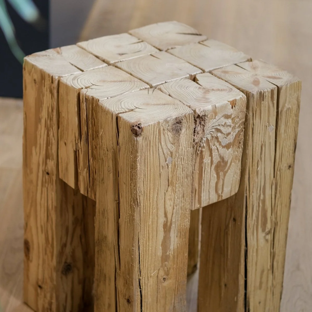 Hocker gedämpfter Fichte "Wildholz" klein - Image 3
